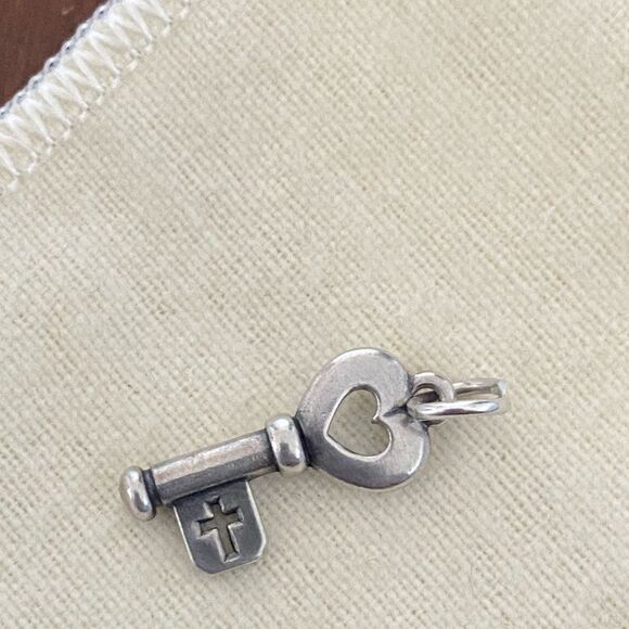 James Avery Retired Key Of Devotion Charm - Picture 1 of 2